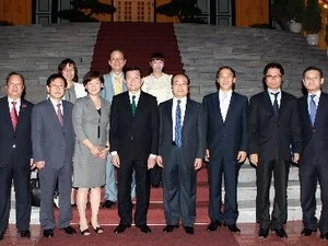 Presidente Truong Tan Sang recibe a la delegación de la Asociación de Amistad Sudcorea - Vietnam. (Fuente:VNA)